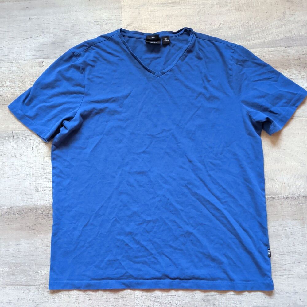 Hugo Boss Men’s Regular Fit Blue T-Shirt V-Neck Tee Size XL Soft And Lightweight